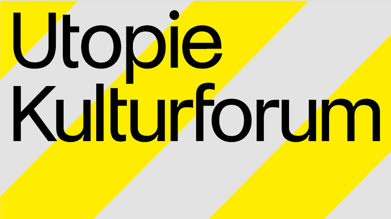 Keyvisual Utopie Kulturforum: Schrift auf Gelb-Grau gestreiftem Grund