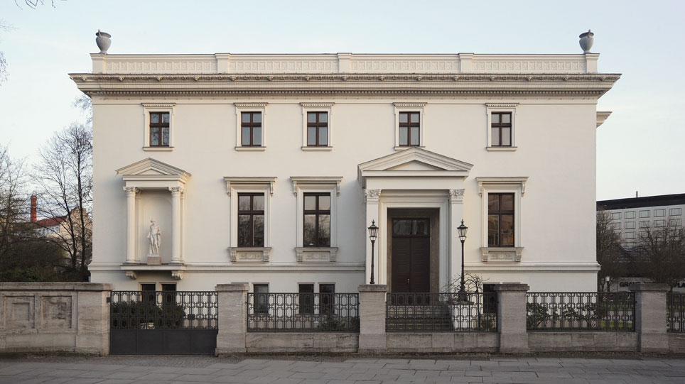 Exterior view of the Villa von der Heydt