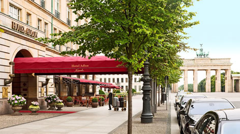 Hotel Adlon Kempinski Berlin Eingang des Hotels Adlon in Berlin