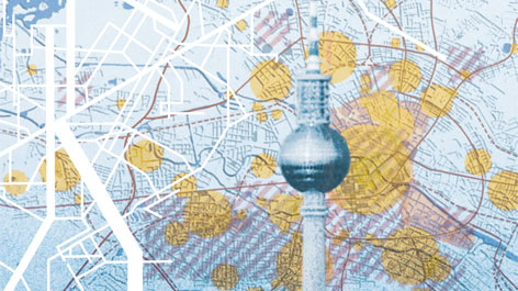Flyer-Titelbild zur Tagung „Berlin: Stadt der Zukunft – Stadt des Wissens“ der Akademieunion Collage mit Fernsehturm und Berliner Stadtplan für eine Veranstaltung der Akademieunion