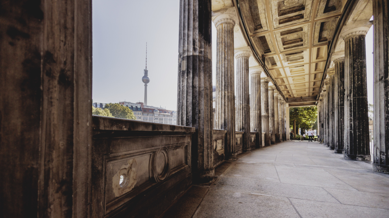 Blick auf die Kolonnaden auf der Museumsinsel